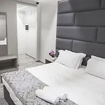 Correnti Boutique